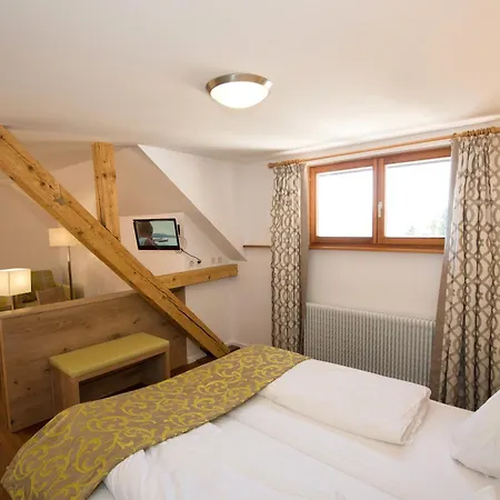 Logis Hotel-Restaurant Auberge Du Mehrbachel 3* サン・タマラン