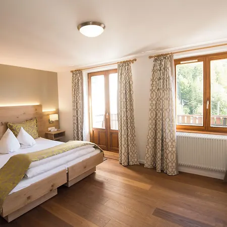 Отель Logis Hotel-restaurant Du Mehrbachel Сент-Амарен