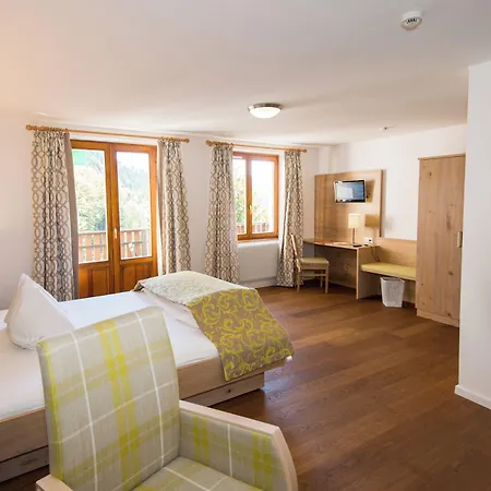 Logis Hotel-restaurant Du Mehrbachel Saint-Amarin