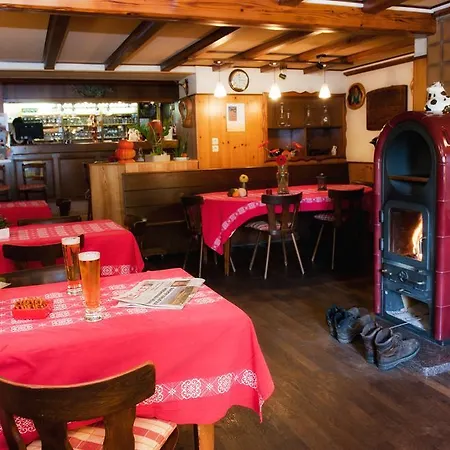 Logis Hotel-Restaurant Auberge Du Mehrbachel