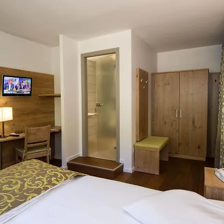 ホテル Logis Hotel-Restaurant Auberge Du Mehrbachel